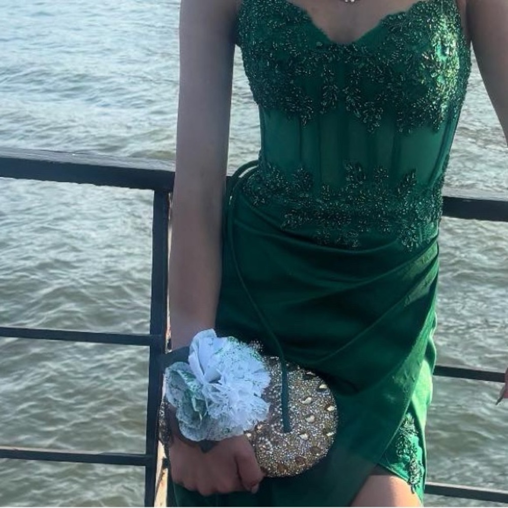 Macy's Emerald Green Prom Dress